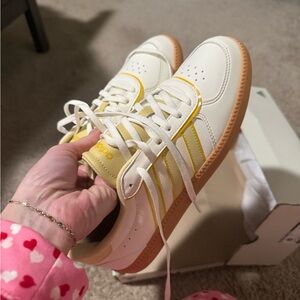 Adidas White and Yellow Sneakers